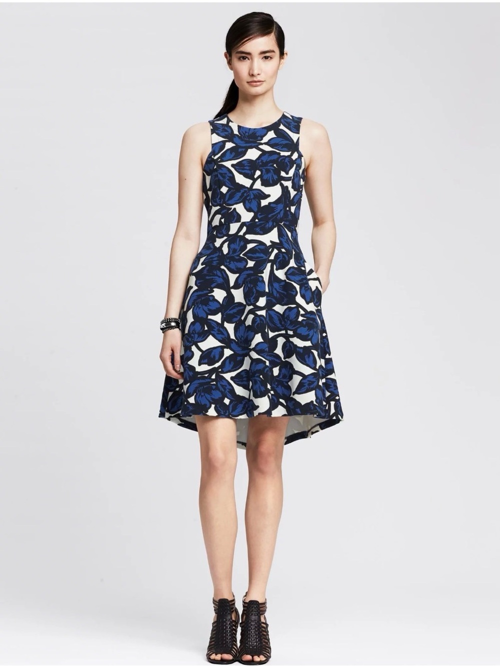 Banana Republic Blue & White Floral Dress Size 4 NWT